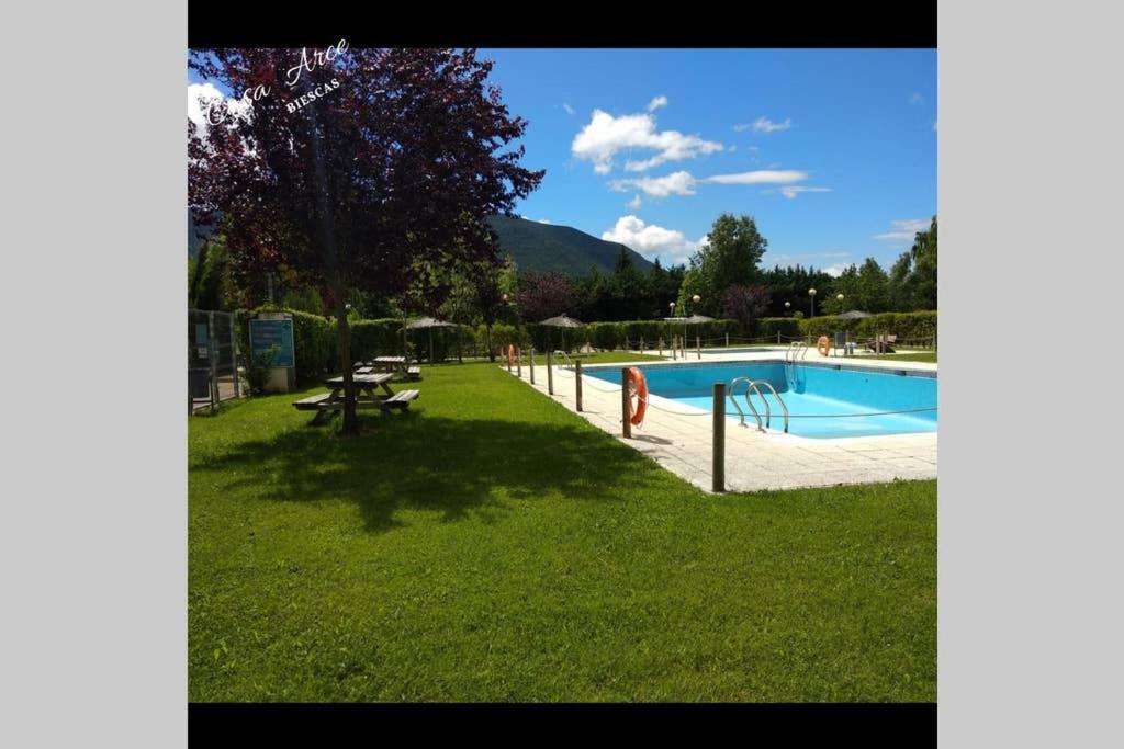 Casa Arce Villa บีเอสกัส ภายนอก รูปภาพ