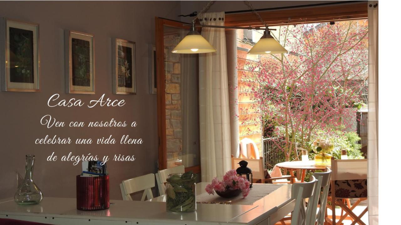 Casa Arce Villa บีเอสกัส ภายนอก รูปภาพ