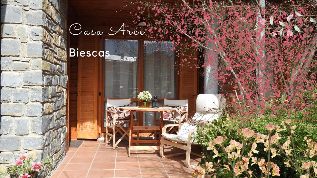 Casa Arce Villa บีเอสกัส ภายนอก รูปภาพ